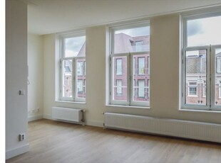 Huur 1 slaapkamer appartement van 75 m² in Amsterdam