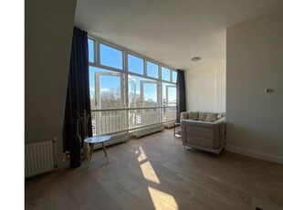 Huur 1 slaapkamer appartement van 84 m² in Den Haag