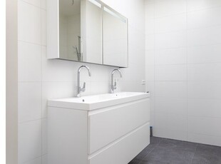 Huur 2 slaapkamer appartement van 78 m² in 's-Gravenhage