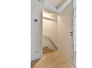 Huur 2 slaapkamer appartement van 79 m² in Amsterdam