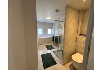 Huur 4 slaapkamer appartement van 146 m² in Schiedam