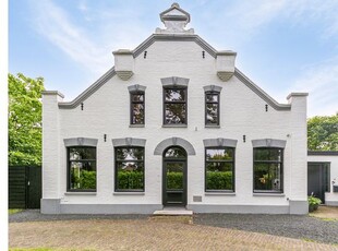 Huur 4 slaapkamer huis van 289 m² in Muiderberg