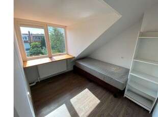 Huur 5 slaapkamer huis van 125 m² in Amstelveen