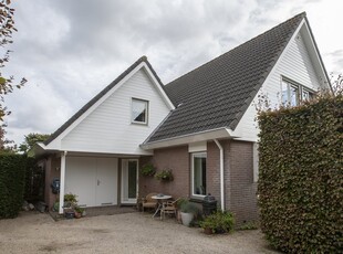 Woonhuis in Huizen met 5 kamers