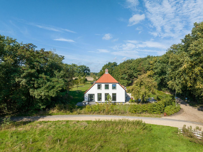 Woonhuis in Midlaren met 9 kamers