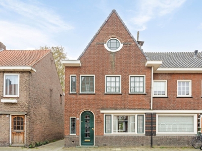 Jan Maurits van Nassaustraat 28