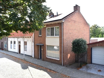 Sint Bavostraat 2 a* *