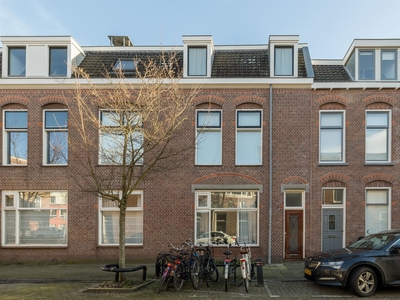 Abraham Bloemaertstraat 23