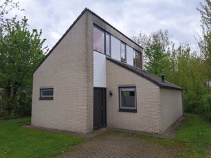 Woonhuis in Hoeven met 4 kamers