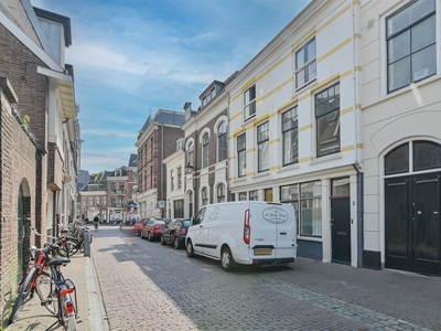 Lange Jufferstraat 8