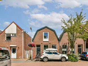 Czaar Peterstraat 72