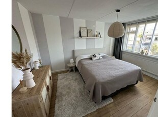 Huur 4 slaapkamer huis van 111 m² in Julianadorp