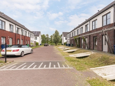 Woonhuis in Almere met 4 kamers