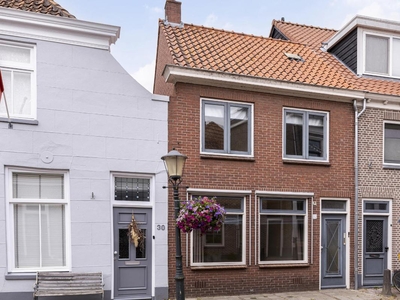 Hoogstraat 32