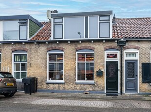 Eendrachtstraat 32, Middelharnis