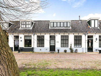 Nieuwe Zijds Burgwal 19