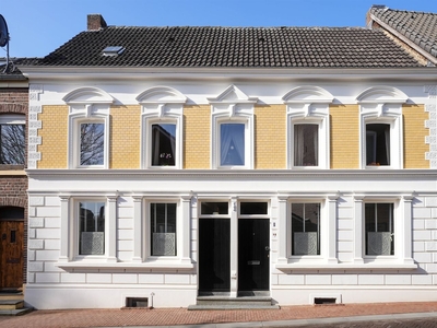 Pastoor Neujeanstraat 3