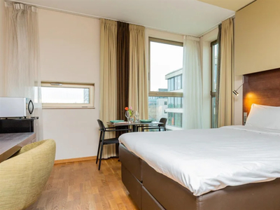 Appartement te huur John M. Keynesplein, Amsterdam