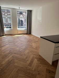 Appartement Van Eeghenstraat in Amsterdam