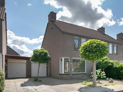 Huis Martinus Nijhofflaan in Kloetinge