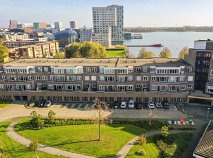 Vollenhoveschans 37, Almere