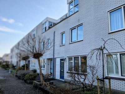 Betsy Perkstraat in Hoofddorp (136m2)