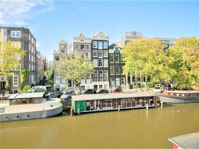 Singel in Amsterdam (62m2)