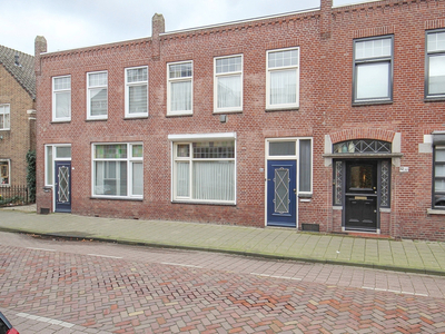 Stationsstraat 84