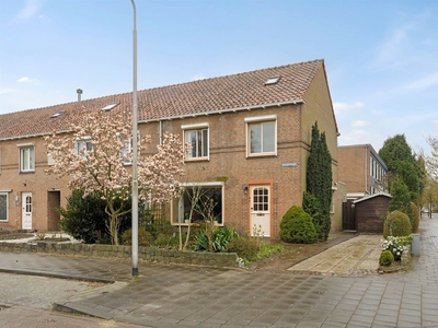 Iepenstraat 1