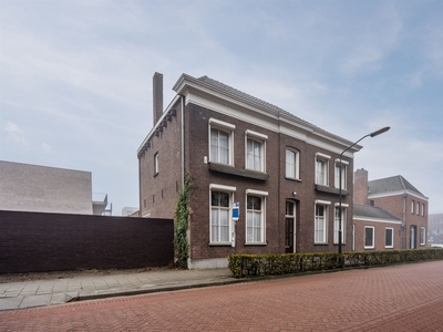 Pastoor van Erpstraat 4