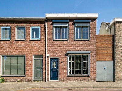 Zuid-Oosterstraat 48