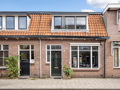 Van 't Hoffstraat 18