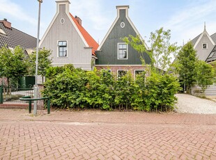 Broek in Waterland - Motorrijtuigstraat