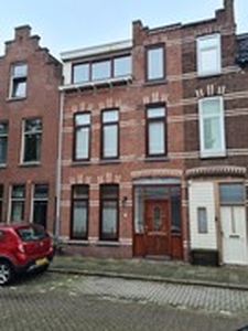 Woonhuis in Schiedam met 6 kamers