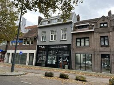 Herenhuis, tussenwoning te huur in Heerlen