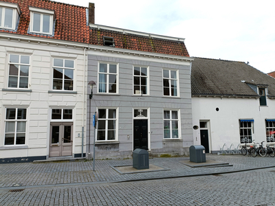 Hoogstraat 4