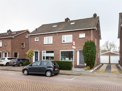 Stationsstraat 27