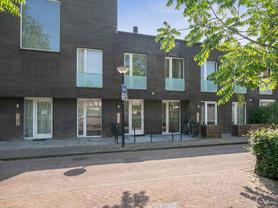 Lesbosstraat 12