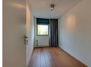 Huur 4 slaapkamer appartement van 102 m² in amsterdam