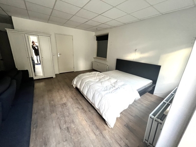 Studio in Enschede met 2 kamers