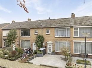 Esdoornstraat 47, Waalwijk