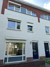 Doctor Cuypersstraat 46