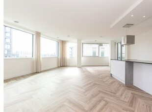 Huur 2 slaapkamer appartement van 134 m² in Amsterdam