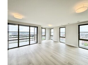 Huur 2 slaapkamer appartement van 89 m² in Almere