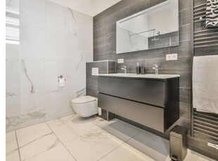 Huur 3 slaapkamer appartement van 150 m² in Amsterdam