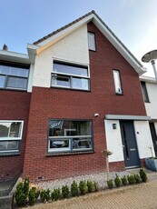 Woonhuis in Enschede met 4 kamers