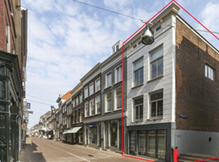 Herenhuis, hoekwoning te huur in Dordrecht