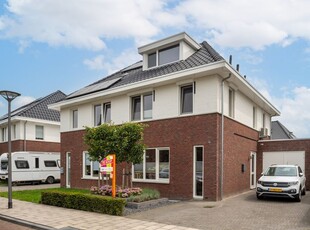 Leemhorst 11, Enter