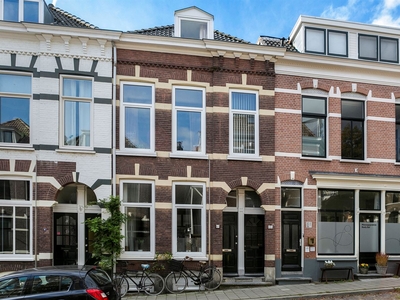 Verhuellstraat 45