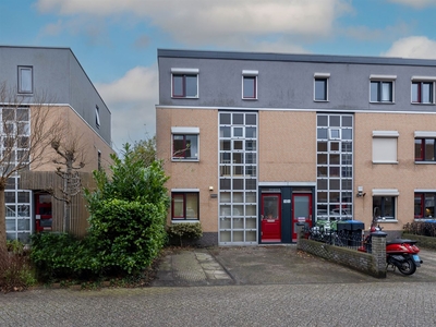 Ann Burtonstraat 14